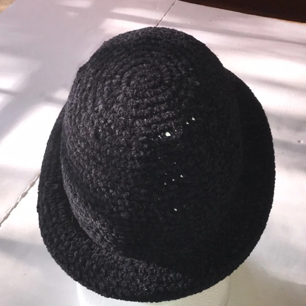 N/A hat gently